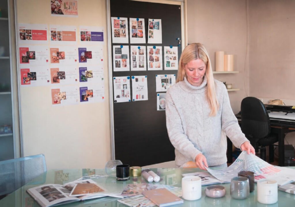 A member of the development department evaluates new trends and product ranges.